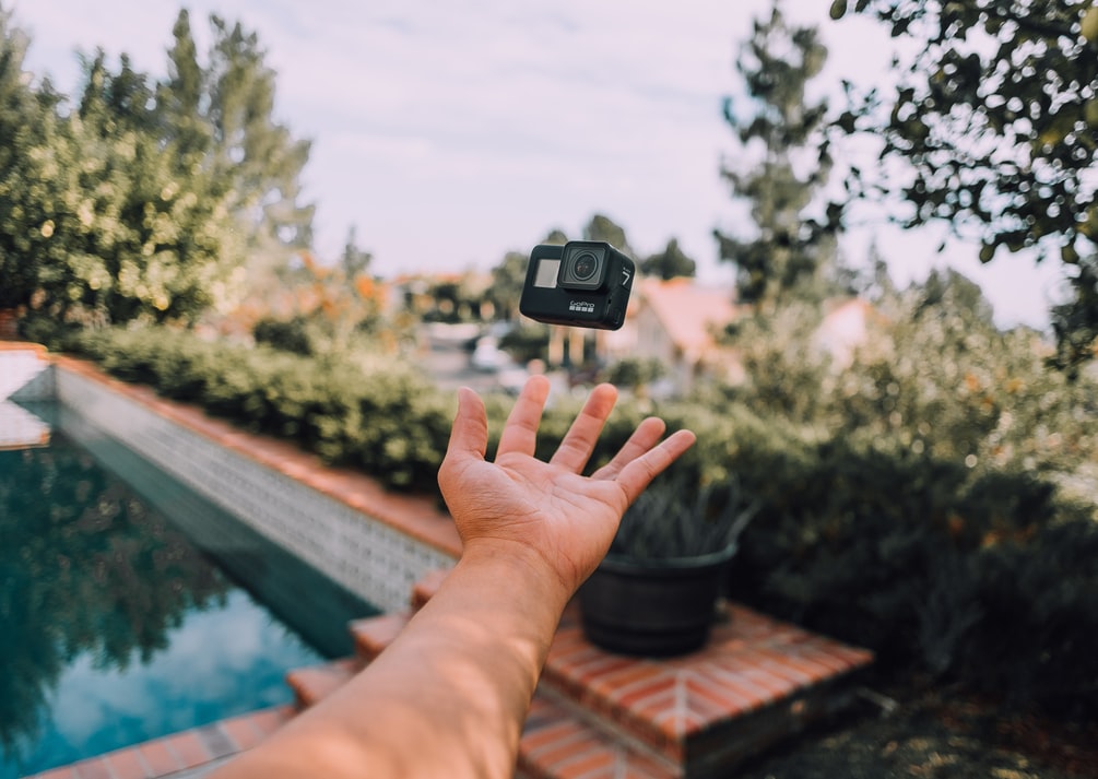 7 Tech Gadgets Every Digital Nomad Needs to Have